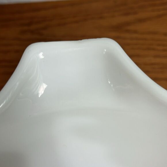 Pyrex 443 Snowflake Garland Cinderella Mixing Bowl 2 1/2 qt blue on white - Picture 4 of 6
